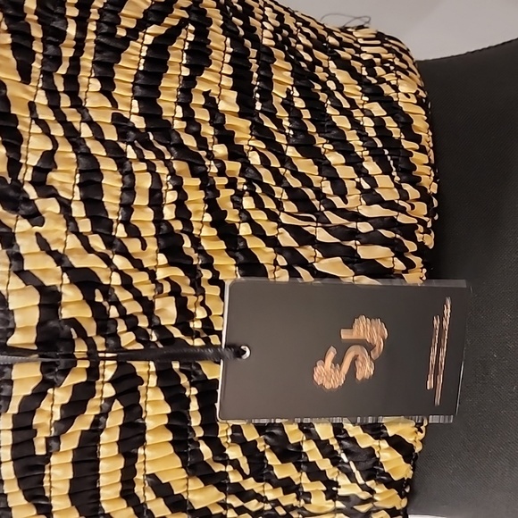 Sincerly Jules Tiger Stripe Top - Picture 4 of 8